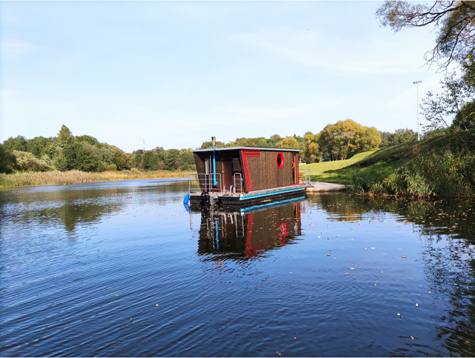 HOUSE BOAT ECO-WOOD 18 M2 / 2 PERS.