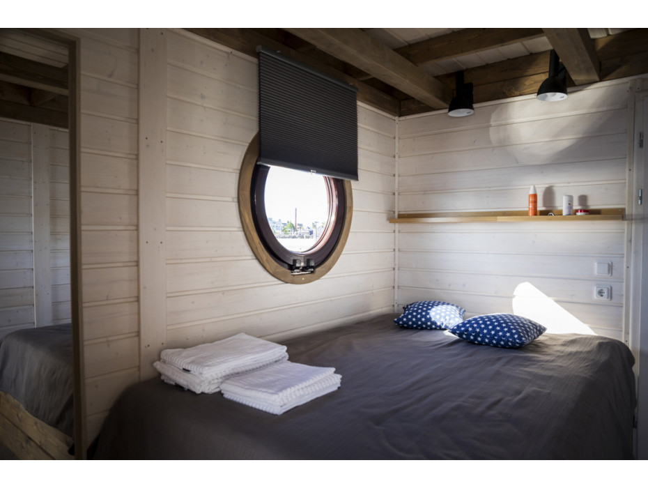 HOUSE BOAT ECO-WOOD 36 M2 / 6 PERS.